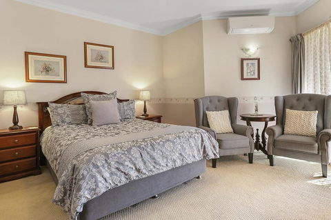 Plumes On The Green Boutique Bed & Breakfast - Tourism Canberra 1