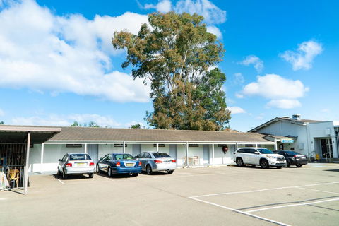 Plumpton Hotel - Tourism Canberra 1