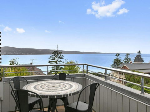 POINT GREY APARTMENT 2 - Ocean VIews With Wifi - Tourism Canberra 0