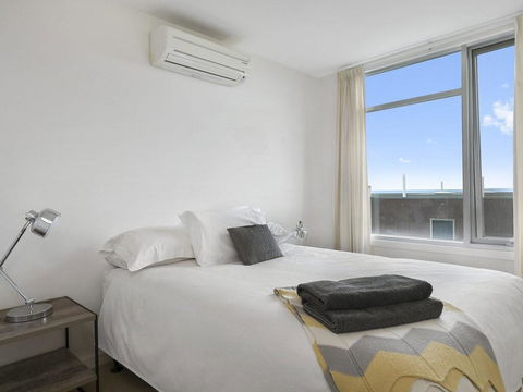 POINT GREY APARTMENT 2 - Ocean VIews With Wifi - Tourism Canberra 1