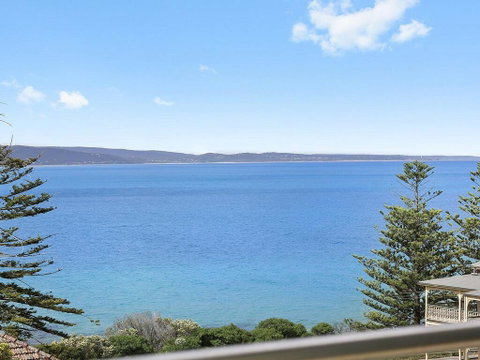 POINT GREY APARTMENT ONE - VIEWPOINT - Tourism Canberra 0