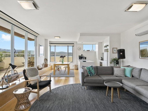POINT GREY APARTMENT ONE - VIEWPOINT - Tourism Canberra 2