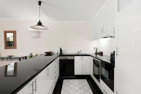 Poolside Apt In Alamanda Beachfront Resort 74 - Tourism Canberra 2