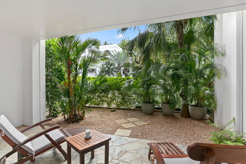 Poolside Apt. In Alamanda Beachfront Resort (41) - Tourism Canberra 3