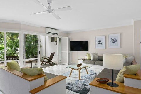 Poolside Apt. In Alamanda Beachfront Resort (41) - Tourism Canberra 0