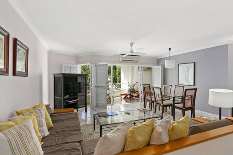 Poolside Apt. In Alamanda Beachfront Resort (67) - Tourism Canberra 3