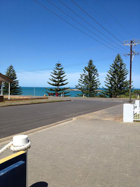 Port Elliot Beachcomber - Tourism Canberra 3