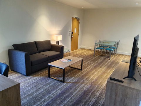 Porter's Plainland Hotel - Tourism Canberra 2