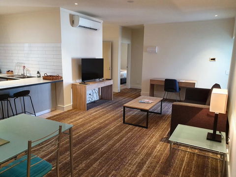 Porter's Plainland Hotel - Tourism Canberra 3