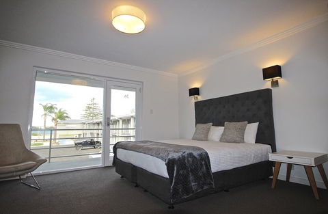 Quays Hotel - Tourism Canberra 1