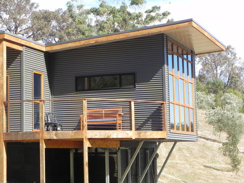 Queenstown Retreat B&B - Tourism Canberra 0