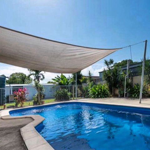 QUIRKY QUEENSLANDER 6 BEDROOM HOME - Tourism Canberra 3