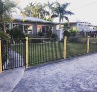 QUIRKY QUEENSLANDER 6 BEDROOM HOME - Tourism Canberra