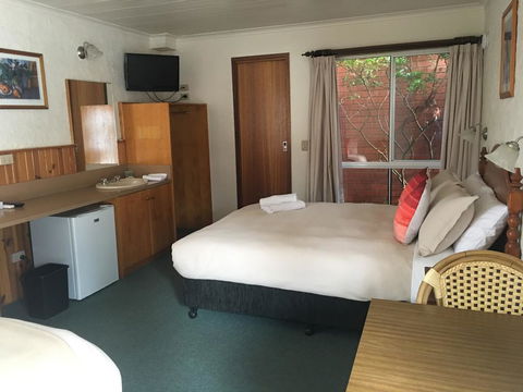 Railway Motel Myrtleford - Tourism Canberra 1