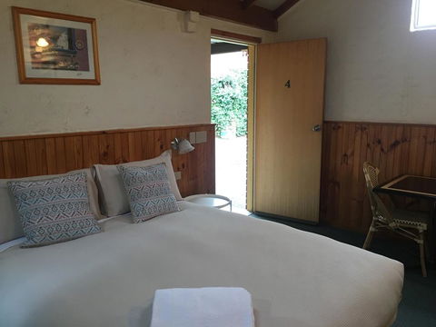 Railway Motel Myrtleford - Tourism Canberra 3