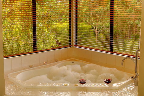 Rainbow Trail Chalets - Tourism Canberra 3