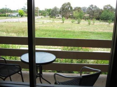 Red Cedars Motel - Tourism Canberra 3