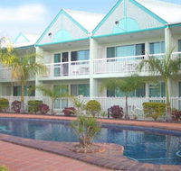 Reef Adventureland Motor Inn - Tourism Canberra