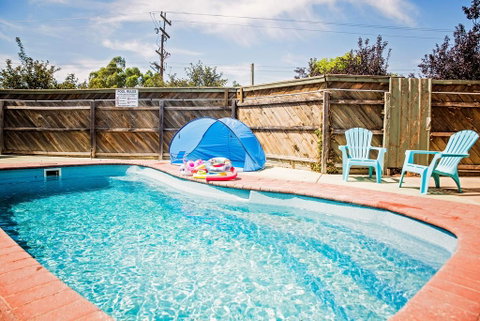 Regent Retreat - Echuca Moama Holiday Accommodation - Tourism Canberra 3