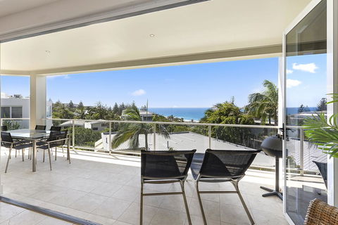 Relax In Stylish Comfort, Sunshine Beach - Tourism Canberra 3