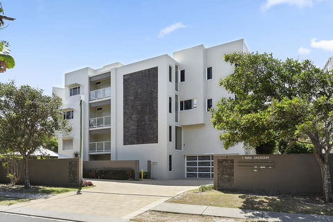 Relax In Stylish Comfort, Sunshine Beach - Tourism Canberra 0