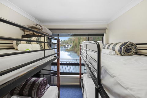Renmark River Villas And Boats & Bedzzz - Tourism Canberra 3