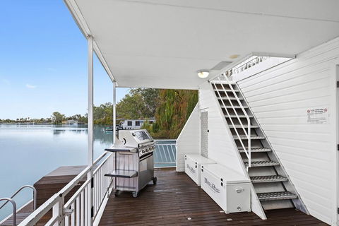 Renmark River Villas And Boats & Bedzzz - Tourism Canberra 2