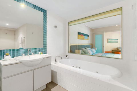 RESORT & SPA WITH PRIVATE PLUNGE POOL 7008/09 - Tourism Canberra 2