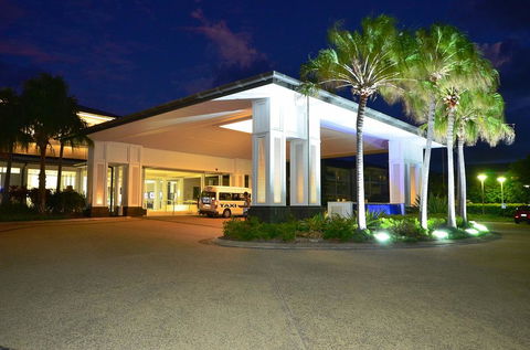 RESORT ON THE BEACH 2214/2215 - Tourism Canberra 3