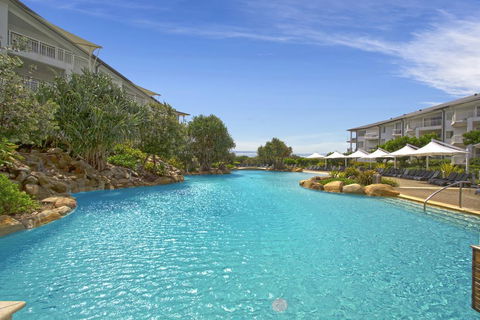 RESORT ON THE BEACH 6126-27 - Tourism Canberra 0