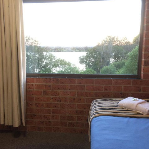 Riverview Motor Inn - Tourism Canberra 3