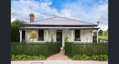 Roalies Farm House - Tourism Canberra 0