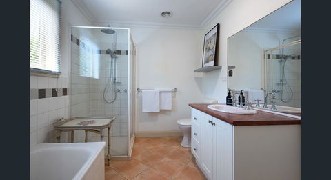 Roalies Farm House - Tourism Canberra 2