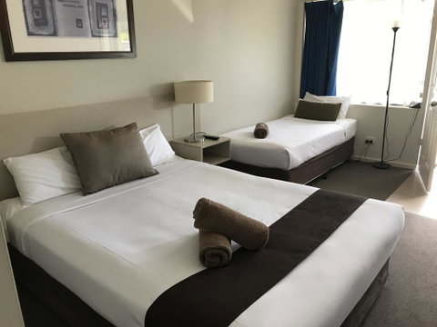 Rosebud Motel - Tourism Canberra 0