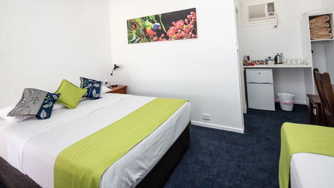Royal Motel Tenterfield - Tourism Canberra 1