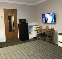 Roydons Motor Inn - Tourism Canberra