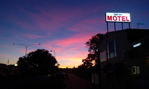 Sail Inn Motel - Tourism Canberra 3