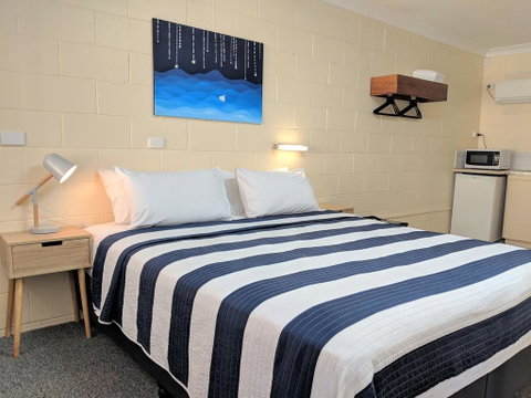 Sail Inn Motel - Tourism Canberra 1