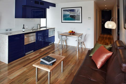 Salamanca Wharf Hotel - Tourism Canberra 1