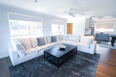 Saltwater Manor - Tourism Canberra 3