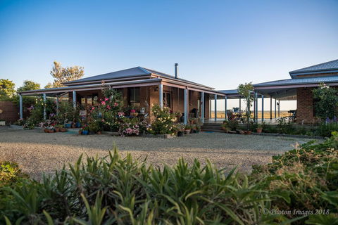 Sanctuary@Waratah - Tourism Canberra 0