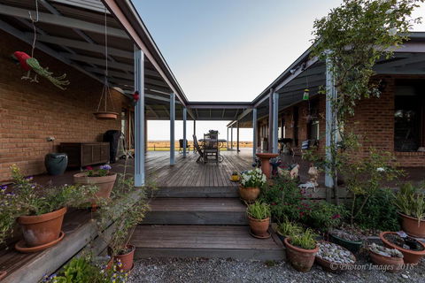 Sanctuary@Waratah - Tourism Canberra 1
