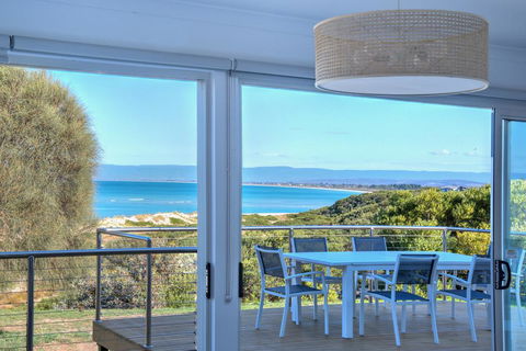 Sandbar Beach House - Tourism Canberra 0