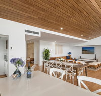 Sea la Vie 2 Luxury Apartment in Coffs Harbour Jetty with pool views and walking distance to the beach - Tourism Canberra