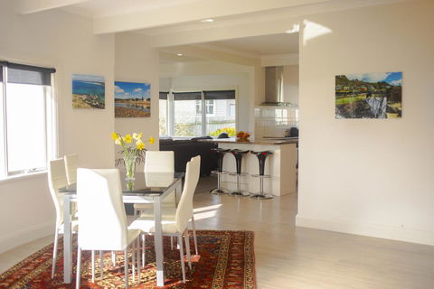 Seaside Retreat - Tourism Canberra 0
