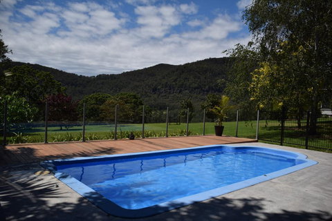 Secrets At Cedar Grove - Tourism Canberra 2