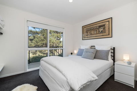 Serenity - Merricks North Cottage - Tourism Canberra 1