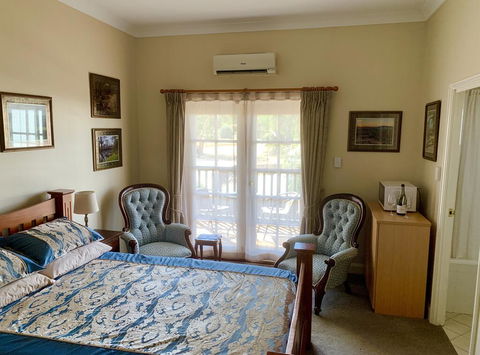 Settlers Hotel York - Tourism Canberra 0