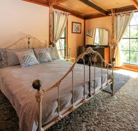 Shady Creek Eco Cabin Peaceful Country Getaway - Tourism Canberra