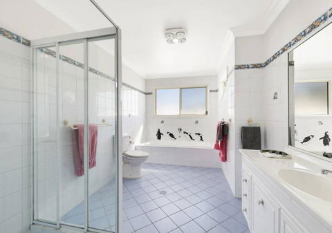Shelly Beach Family Hideaway - Pool, Beach, Golf - Tourism Canberra 2